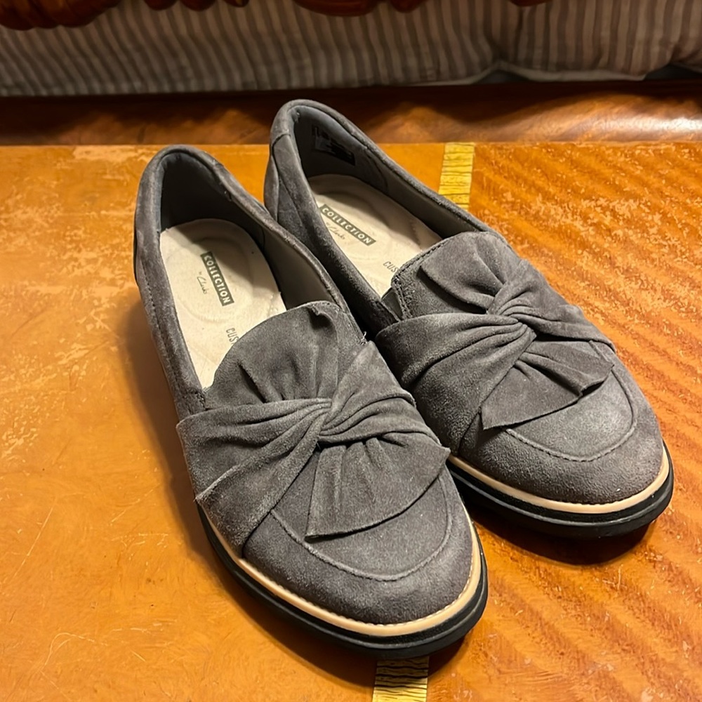 Clark’s Sharon Dasher Cushion Suede Loafers Size 8M